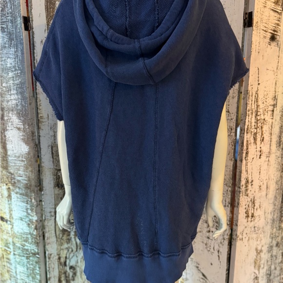 Free People distressed, sleeveless, extra long hoodie with zip front + pockets - Picture 2 of 11